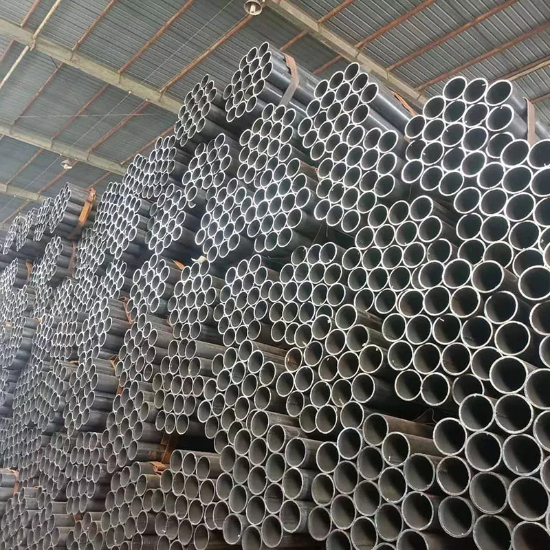 Must ümmargune toru