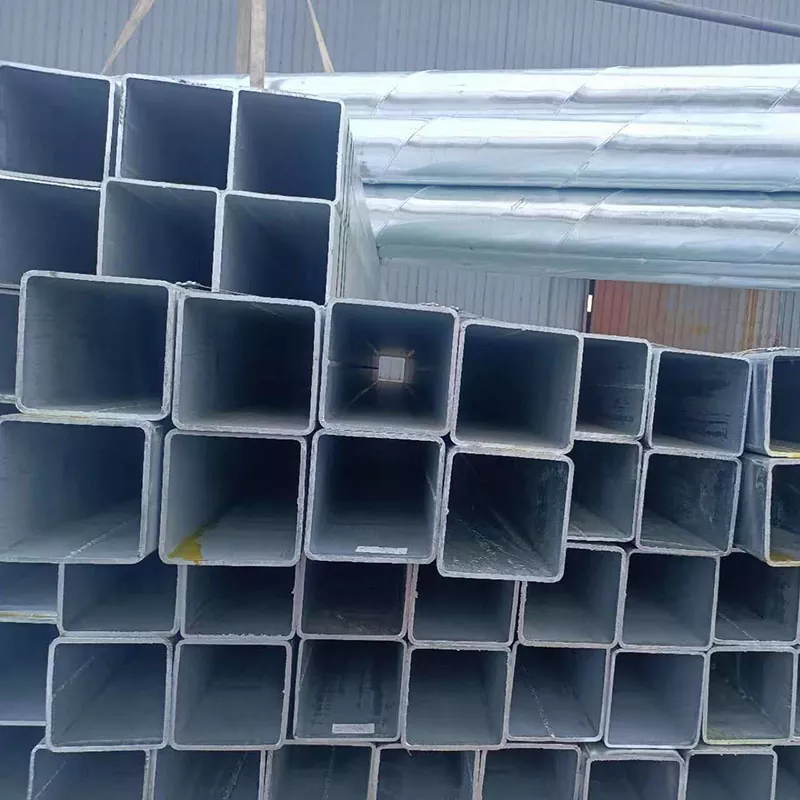 Väikese kaliibriga must ristkülikukujuline toru